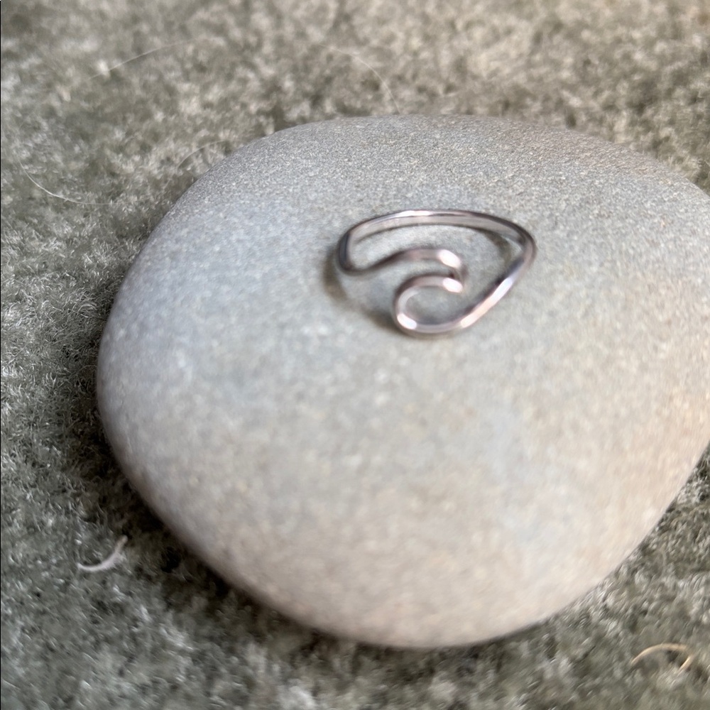 926 Sterling Silver Wave Wrap Ring size 6